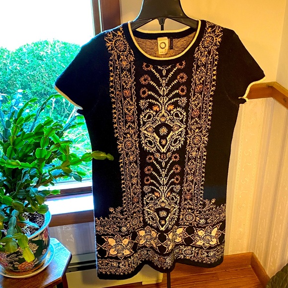 Anthropologie Tops - Anthropologie Black and Gold Embroidered Short Sleeve Dress